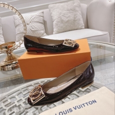 Louis Vuitton Flat Shoes